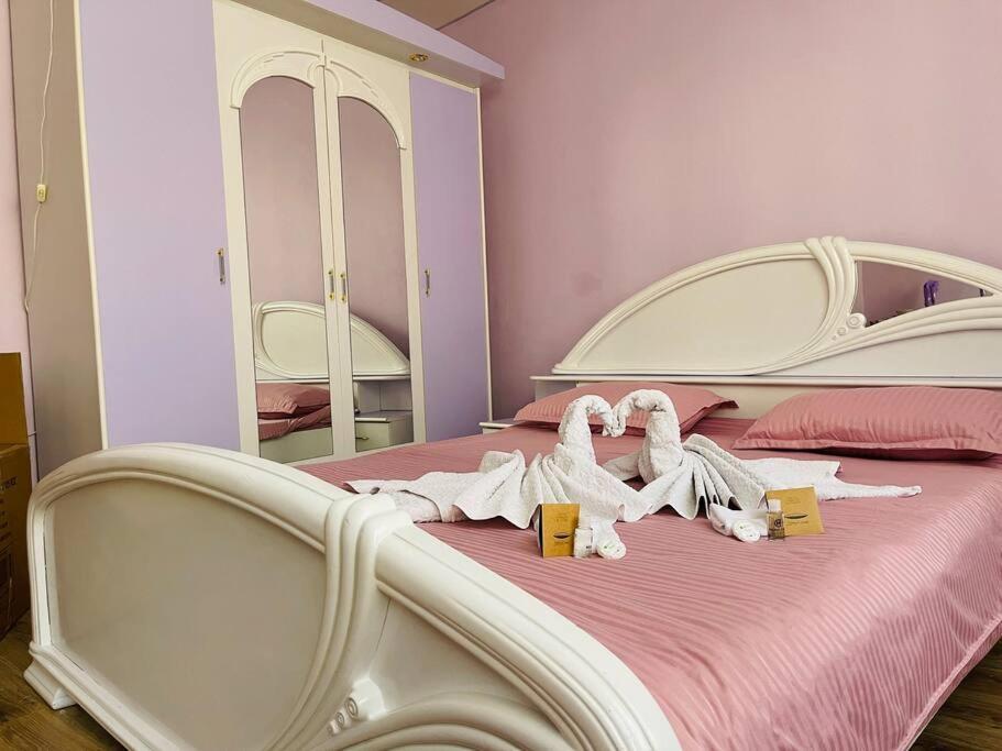 Lavender Luxury Apartment Oradea Exterior foto