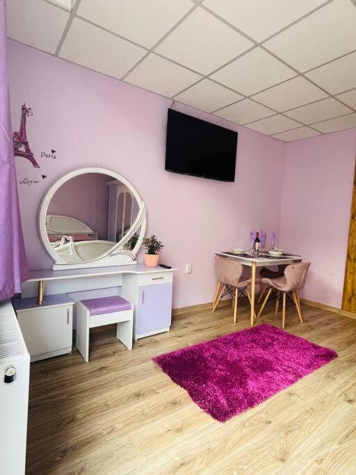 Lavender Luxury Apartment Oradea Exterior foto